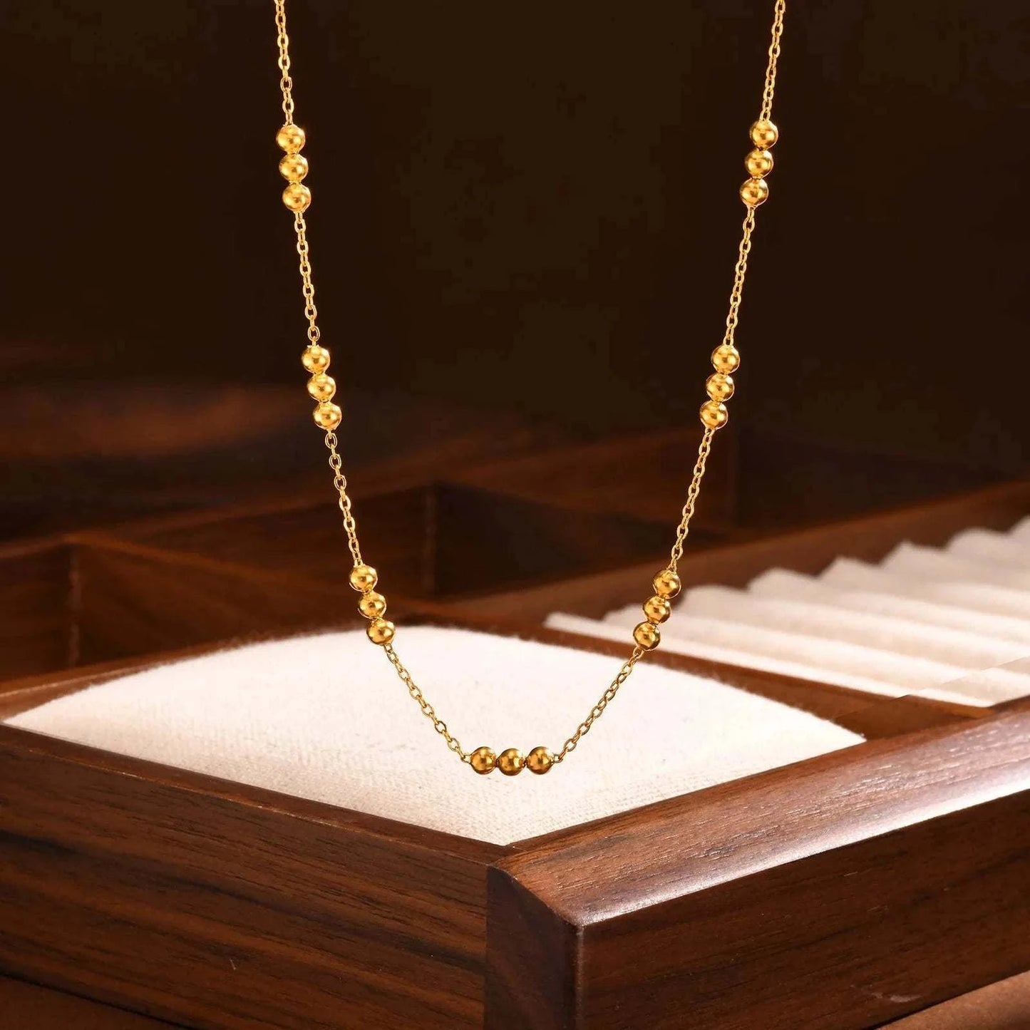 Glittering Necklace