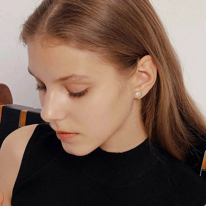 Juri Stud Earrings - Luxe Box Store